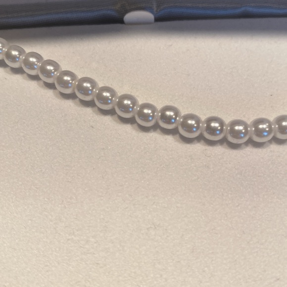 NIB 16” Strand of Faux mini pearls in velvet gift box - Picture 2 of 4